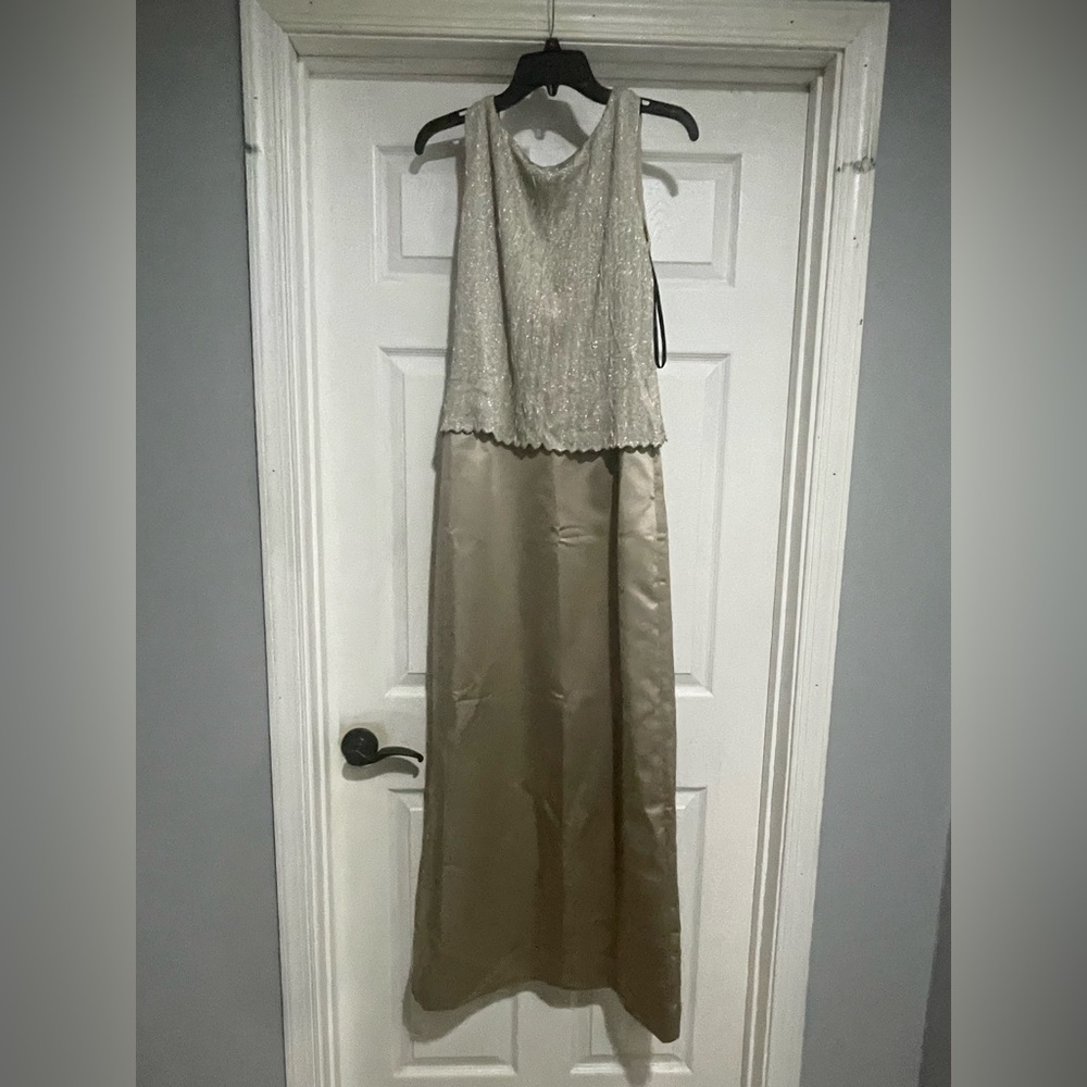 Elegant Cream Sleeveless Dress
